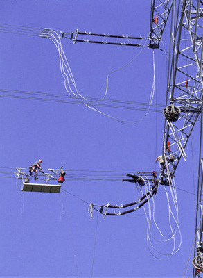 <p>
</p>

<p>
</p>

<p>
</p>

<p>
Ran an die künftigen Stromnetze. Das Motto lautet NOVA: Netzoptimierung vor Verstärkung vor Ausbau. 
</p> - © Foto: Amprion

