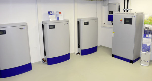 
Die Leistungselektronik bietet mittlerweile eine Vielzahl von Systemsteuerungen für die verschiedenen Einsatzfälle an. Kaco New Energy hat viel Entwicklungsarbeit in das Projekt Weinsberg gesteckt.
