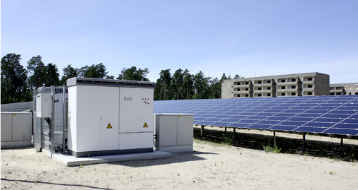 <p>
Mit 128 Megawatt Gesamtleistung ist der Solarpark in Groß-Dölln bei Templin der Gigant unter den Freiflächenanlagen in Deutschland. In den USA plant First Solar nun Kraftwerke mit 550 Megawatt.
</p> - © Foto: H. Schwarzburger

