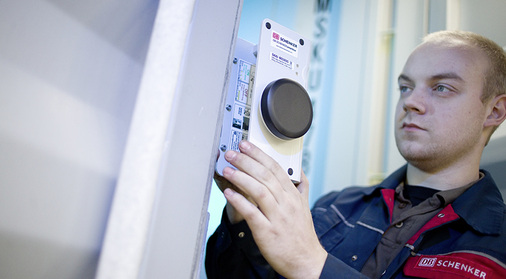 
Mit wenigen Handgriffen wird aus der Blackbox ein gläserner Kasten. 



