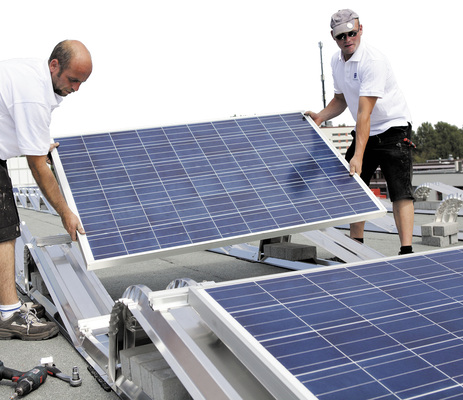 
Die eigentliche Montage des Generators ist das geringste Problem: Der wirtschaftliche Erfolg des Mieterstroms hängt wesentlich von der Planung der Anlage ab.



