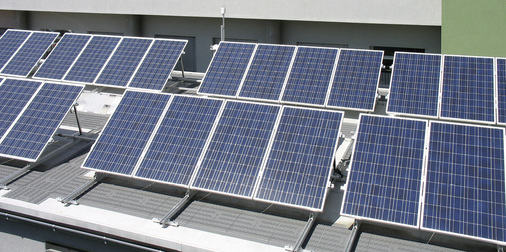 



Auf dem Gelände des Forschungszentrums für Sensorik in Villach/Österreich wurde in einem Versuchsaufbau untersucht, welcher Leistungsgewinn in speziellen Verschattungssituationen mit MPP-Modultrackern erzielt werden kann.
