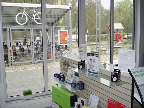 
Photovoltaik, Energieeffizienz und Elektromobilität gehen Hand in Hand: Wer reinschnuppern möchte, ist jederzeit eingeladen.
