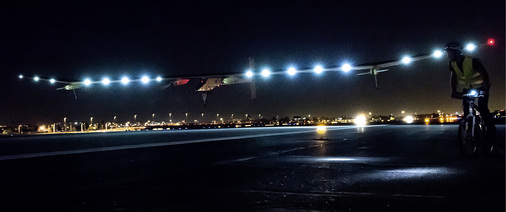 <p>
Starts und Landungen finden nachts statt. So wollen die Piloten Luftturbulenzen und starke Winde vermeiden.
</p>

<p>
</p> - © Foto: Solar Impulse/Merz

