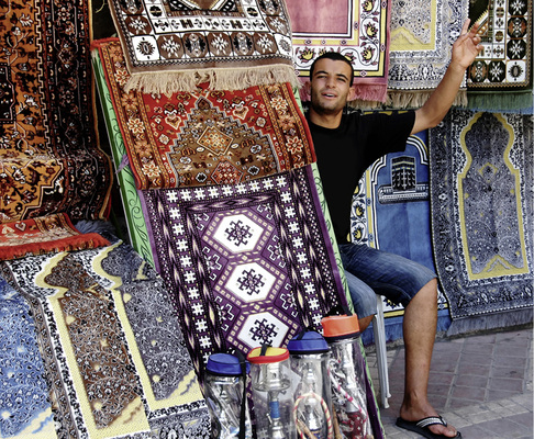 



Wer seine Qualitäten im Angebot vernünftig ausformuliert, braucht beim Nachfassen nicht zu feilschen wie auf dem orientalischen Teppichbasar. 
