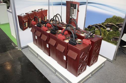 
Der US-Hersteller Trojan Battery aus Santa Fe Springs im US-Bundesstaat Kalifornien präsentierte seine Bleibatterien auf der Intersolar.



