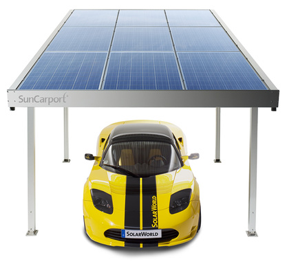 
Solarworld will Tesla-Kunden eine Solaranlage anbieten, damit sie Sonnenstrom vom Dach tanken können. Eine ähnliche Partnerschaft sind im vergangenen Jahr BMW und Solarwatt aus Dresden eingegangen.



