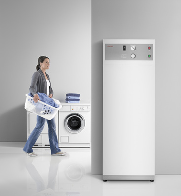 



Der Installateur muss sich heute auch mit anderen Themen als nur mit der Photovoltaik auseinandersetzen. Beispielsweise mit dem Zusammenspiel von Solarsystemen und Wärmepumpentechnik. 
