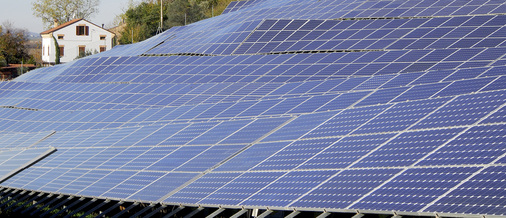
Bei dieser Anlage in Norditalien kamen Flächenteile ins Rutschen und rissen die Bodenverankerungen mit. 
