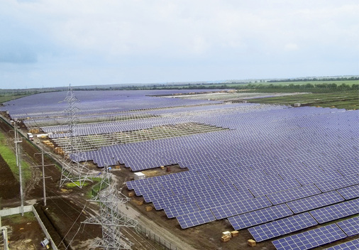 



Der Solarpark Starokozache befindet sich in der Region Odessa. Er wurde im Frühjahr 2012 von Activ Solar errichtet und leistet insgesamt 43 Megawatt. Darin wurden 185.000 Solarmodule und 41 Wechselrichter verbaut.
