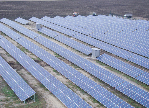 <p>
Kleinerer Solarpark mit 1,3 Megawatt Leistung. Er wurde von der ukrainischen Firma Rentechno errichtet.Er befindet sich in der Nähe von Kirowgrad, in der Landesmitte.
</p>

<p>
</p> - © Foto: Rentechno

