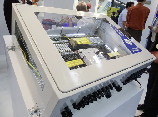 



Der GAK 1500 von Skytron aus Berlin: Dieser Generatoranschlusskasten wurdespeziell für hohe DC-Spannungen aus dem Modulfeld entwickelt.
