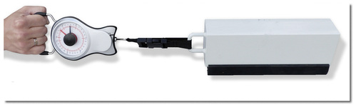 



Exakte Bestimmung des Reibbeiwertes einer Oberfläche: Allerdings erfordert die Messung viel Erfahrung und eine ruhige Hand.
