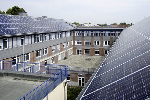 <p>
</p>

<p>
Auf einem Krankenhaus realisierte Ikaros Solar eine Anlage mit 95 Prozent Eigenverbrauch.
</p> - © Foto: Hanwha Solar One

