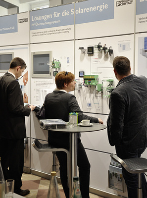 
Die begleitende Fachausstellung bietet Gelegenheit für persönliche Gespräche und Eindrücke.
