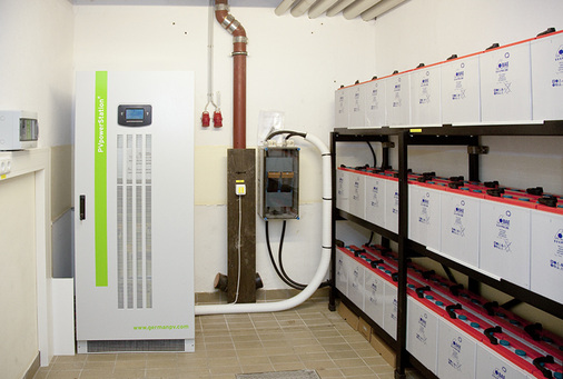 



Der Energiemanager wurde von German PV gemeinsam mit dem italienischen Hersteller Riello entwickelt.Er leistet bei Stromausfällen auch die unterbrechungsfreie Stromversorgung bis zu mehreren Stunden.
