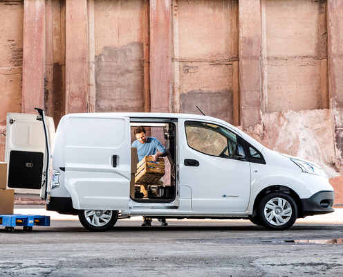 <p>
</p>

<p>
Nissan ist einer der wenigen Hersteller, die konsequent auf elektrische Antriebe umstellen. Der Transporter fürGewerbe und Handwerker wurde 2014 vorgestellt.
</p> - © Fotos: Nissan

