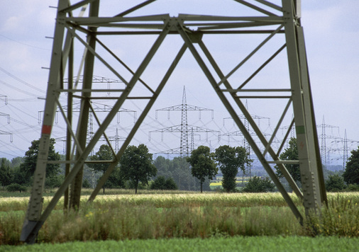 



Nicht immer gern gesehen: Freileitungen, so weit das Auge reicht.
