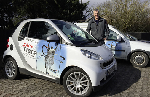



Lutz Oeltjen hat den E-Nissan für uns getestet. In seinem Elektrofachbetrieb in Lehrte bei Hannover betreibt er mehrere Fahrzeuge, in verschiedenen Größen.
