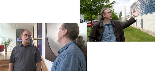 
Links: Im Gespräch mit Joachim Würfl vom Berliner Ferdinand-Braun-Institut lotet Chefredakteur Heiko Schwarzburger die Chancen von Transistoren aus Galliumnitrid in der Leistungselektronik für Solarwechselrichter aus.



Oben: Heiko Schwarzburger erörtert die Zukunft der CIGS-Dünnschichttechnik, eines unserer Themen im Juliheft. 



