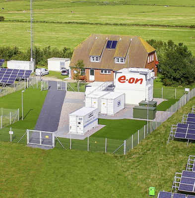 
Eon betreibt auf der Insel Pellworm einen Hybridspeicher aus Redox-Flow- und Lithiumbatterie.



