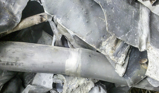 
Früher wurde Blei gern verarbeitet, weil es im Unterschied zu Kupfer sehr preiswert und leichter zu formen ist.Deshalb wurde es beispielsweise für Wasserrohre verwendet.



