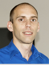 
Dirk Menne



ist Produktmanager bei SMA. Der hessische Wechselrichterhersteller bietet eine PV Offset Box an, mit der PID verhindert und geheiltwerden kann.




www.sma.de




