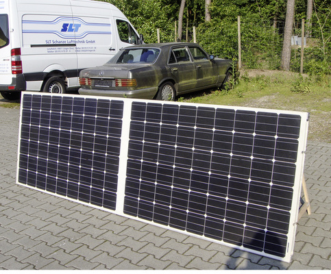 



Komplettes Bauelement (ein mal drei Meter) mit rückseitigem Wärmetauscher.
