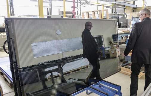 



Bewusst für die Nische entschieden: Norbert Kreft beim Gang durch seine „Solarmanufaktur“.
