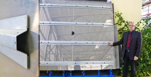 



Bei ihrem Großmodul kleben die Thüringer die Montageschiene gleich auf die Rückseite des Moduls.
