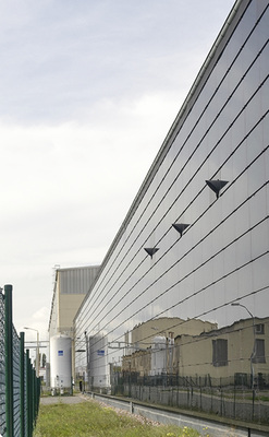 <p>
</p>

<p>
Die Fassade des Produktionsgebäudes zeigt weithin sichtbar, was Antec Solar alles kann. 
</p> - © Foto: Velka Botika

