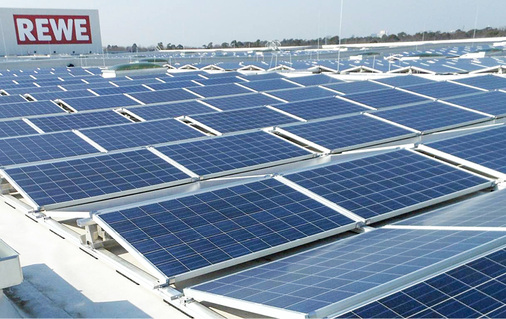 



Bei Rewe in Isenburg wurden 1,1 Megawatt installiert, mit einem Montagesystem von Schletter.
