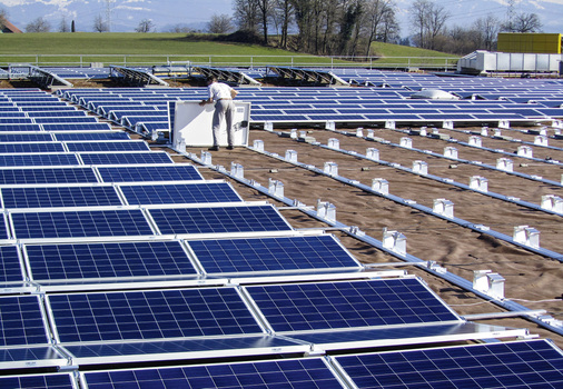 



Satte 1,5 Megawatt leistet die neue Anlage auf dem Dach des Möbelhauses Ikea in Rothenburg.
