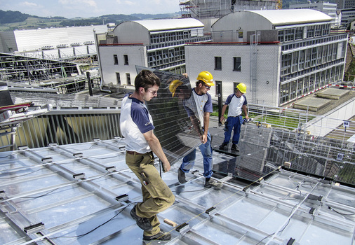 <p>
</p>

<p>
Die Anlage auf dem Tramdepot in Bern ging schon im September 2011 ans Netz.
</p> - © Foto: BE Netz AG

