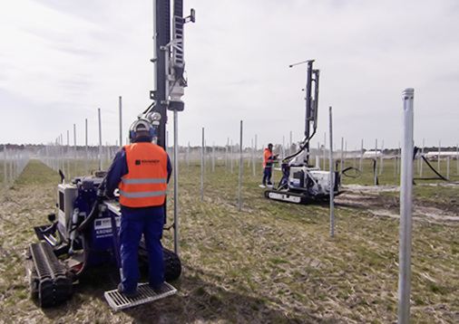 <p>
Rund 200.000 Schraubfundamente wurden in Cestas in die Erde eingebracht.
</p>