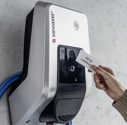 



Die Amtron-Wallboxen lassen sich mit Chipkarte autorisieren.
