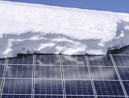 
Schnee kann zwar relativ gut vorhergesagt werden. Wann er allerdings von den Modulen abtaut oder abrutscht, ist schwer zu prognostizieren.



