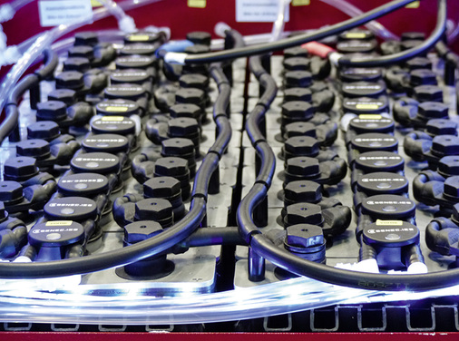 
Kein Lithium drin: der Bleispeicher von Deutsche Energieversorgung aus Leipzig.
