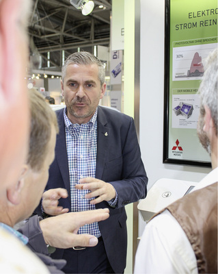 



Mobilitätsexperte Peter Siegert erläuterte das ambitionierte Ladekonzept von Mitsubishi Motors.
