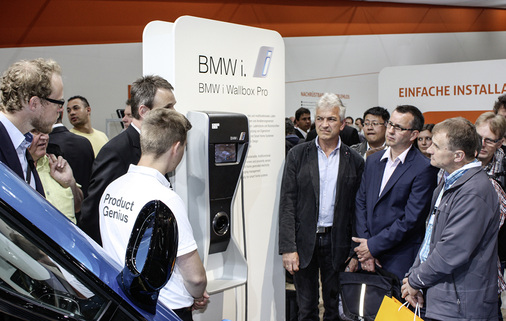 
Die Wallbox Pro von BMW wurde am Stand von Solarwatt gezeigt, dem Solarpartner des bayerischen Autobauers.
