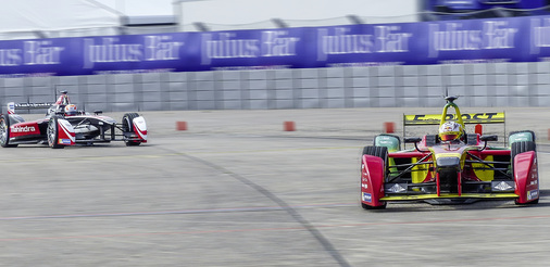 
20 Fahrer drehen ihre Runden. Jedes Team hat maximal 2,2 Millionen Euro zur Verfügung. Auch die Kosten sollen nachhaltig sein.
