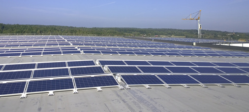 <p>
</p>

<p>
Die Anlage auf den Dächern von Vestby. Partner von Fusen AS war IBC Solar aus Bad Staffelstein.
</p> - © Foto: IBC Solar/Fusen


