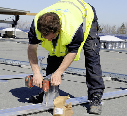 <p>
</p>

<p>
Je einfacher die Systeme aufzubauen sind, desto geringer sind die Installationskosten.
</p> - © Foto: IBC Solar

