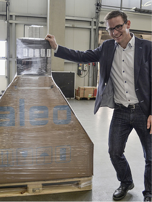 



Der Installateur ist der Vertriebspartner Nummer eins. Aleo Solar fertigt Pakete für einzelne kleine Anlagen.
