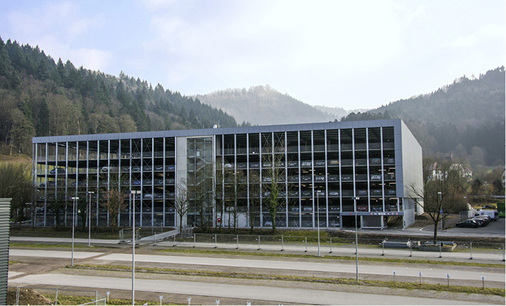 
Eine 375-Kilowatt-Anlage auf dem Mitarbeiterparkhaus der Sick AG macht das Gebäude energieautark. 



