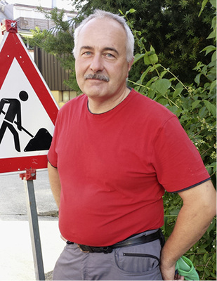 



Michael Rehm hat die Module aufs Dach montiert.
