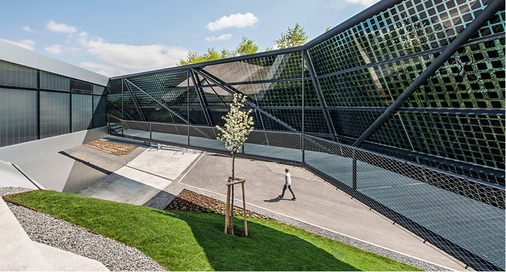 <p>
</p>

<p>
Solarfassade der Firma Püspök in Parndorf.
</p> - © Foto: Ertex Solar

