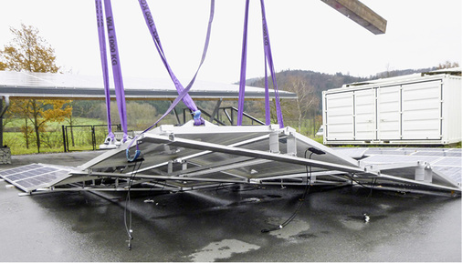 



Der Albtraum jedes Installateurs: Ein Windstoß hebt die Solaranlage aus und fegt sie vom Dach.
