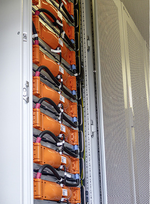 
3.360 Batteriemodule des koreanischen Konzerns LG Chem wurden eingebaut. 
