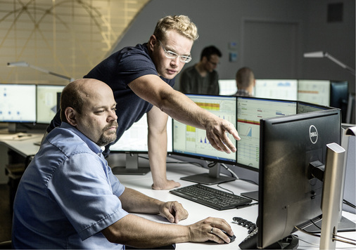 



Mit sicherem Auge müssen die Skytron-Mitarbeiter Fehler in den Solarparks schnell finden.
